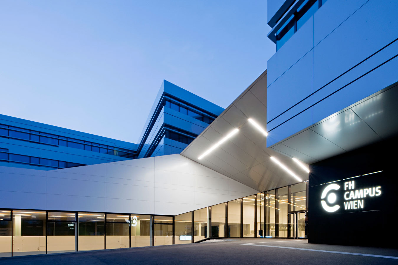 136 FH Campus Vienna Herta Hurnaus 034 exterior