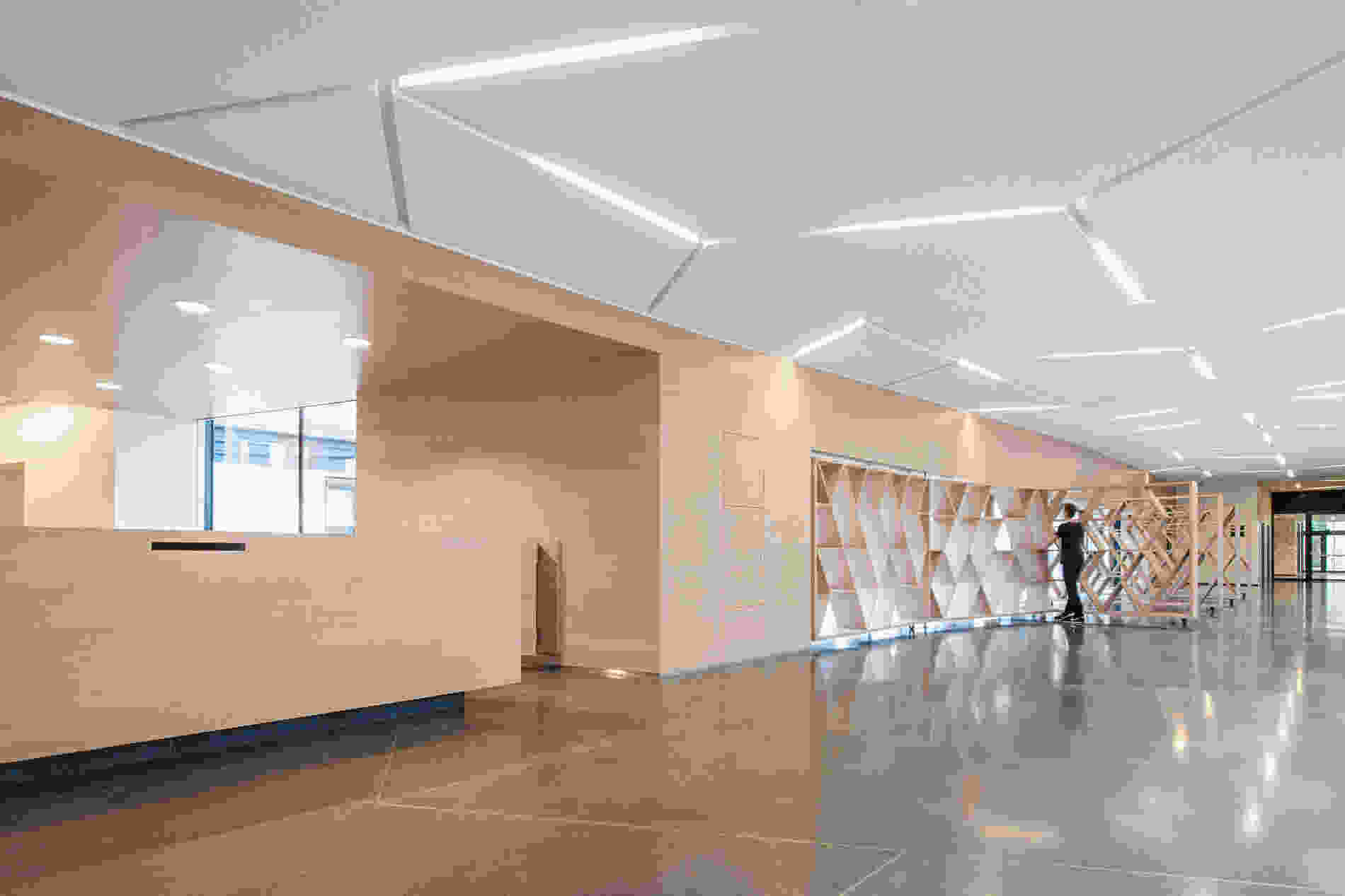 214 Geriatric Centre Donaustadt Herta Hurnaus 007 foyer wall