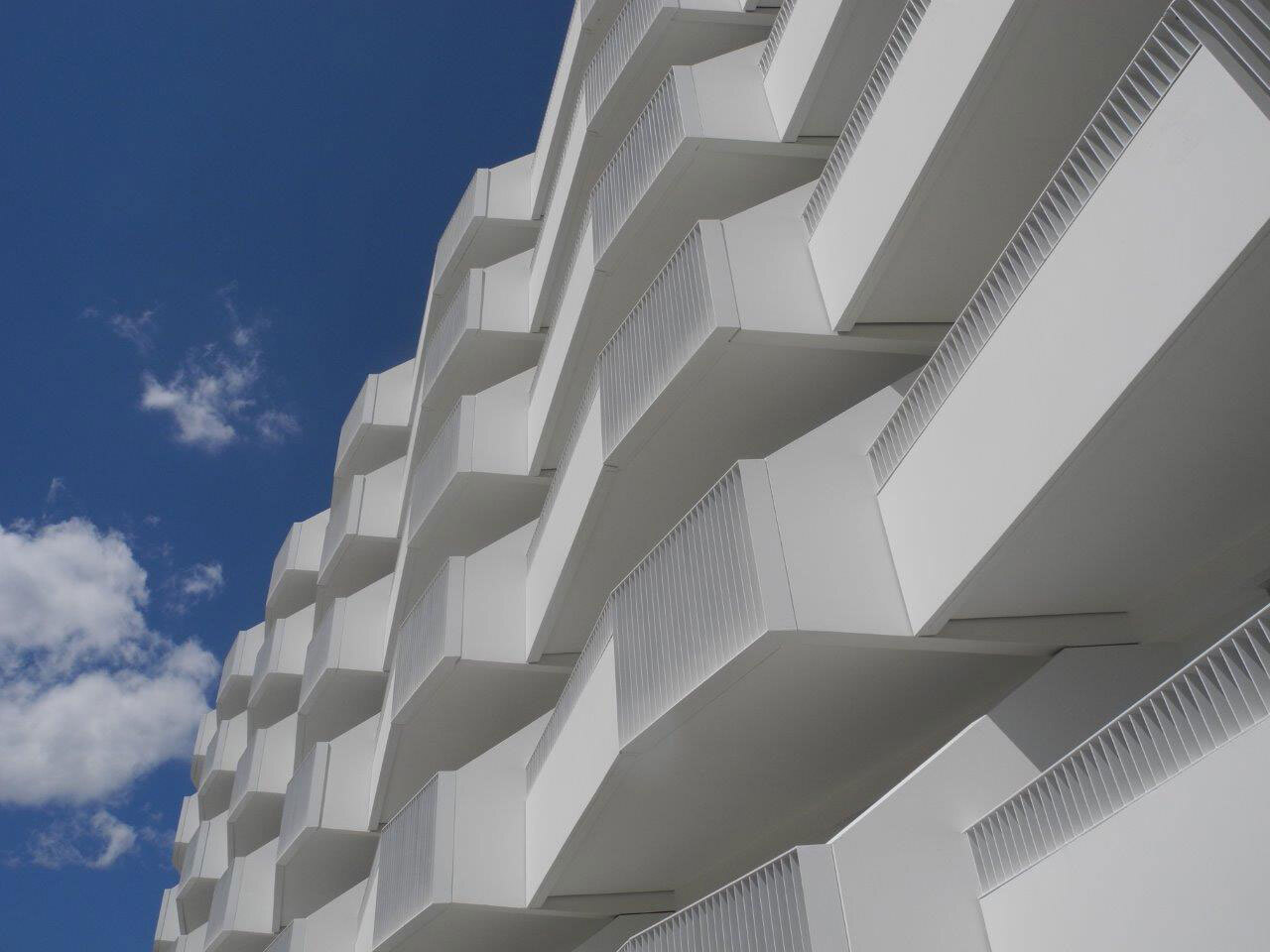 265 Baumkirchen Mitte dm 9205 exterior view balconies