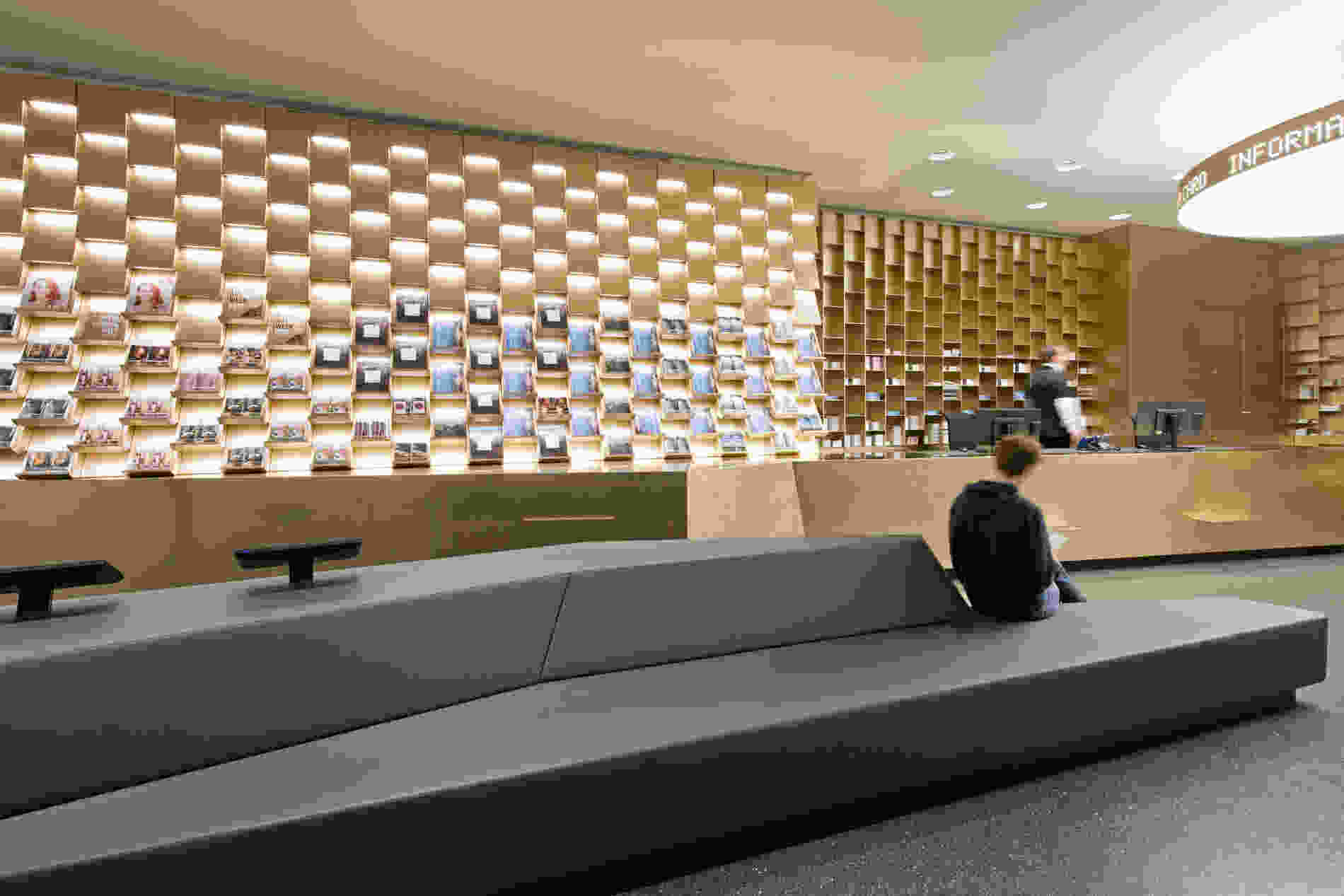 292 Touristinfo Vienna interior hh 004