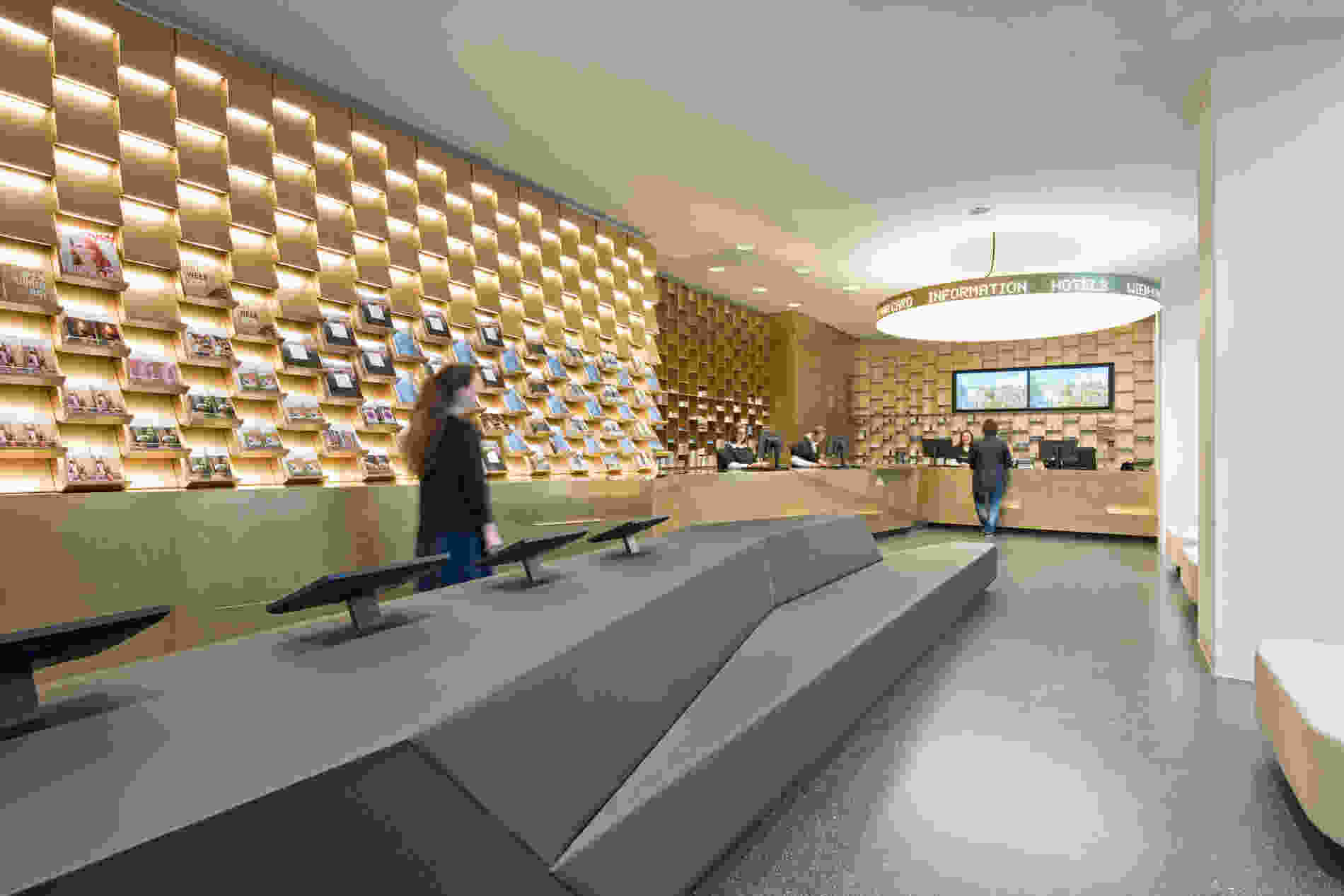 292 Touristinfo Vienna interior hh 013